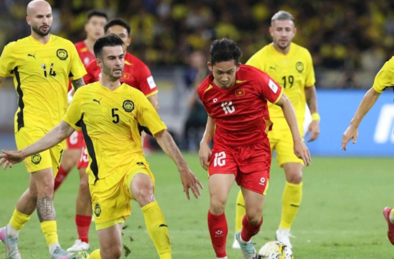 Báo Malaysia: “Không ngờ chiến thắng tuyển Việt Nam lại mở ra ác mộng”