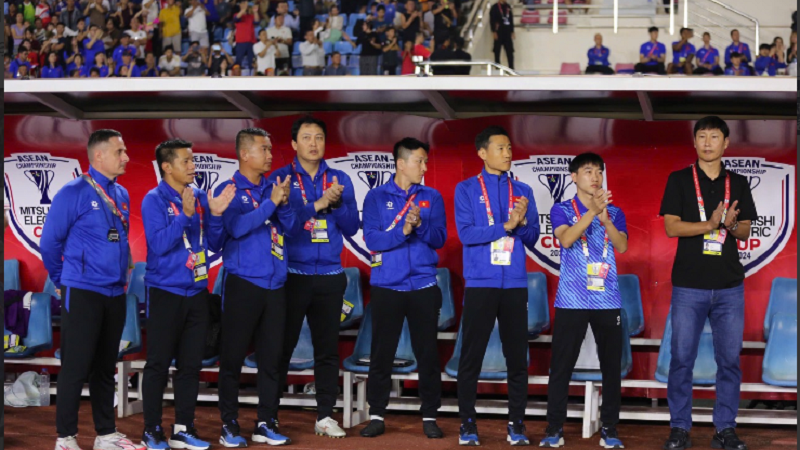 Vé trận ĐT Việt Nam vs ĐT Malaysia bị “thổi giá” chóng mặt: Chợ đen hét tới 2,8 triệu/cặp, gấp nhiều lần giá gốc