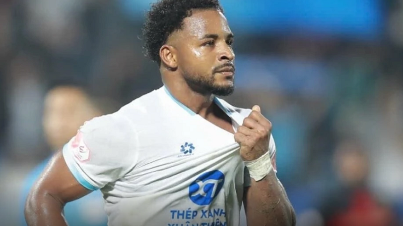 Malaysia tố ĐT Việt Nam ‘dùng chiêu trò’, Nguyễn Xuân Son bất ngờ bị nhắc tên