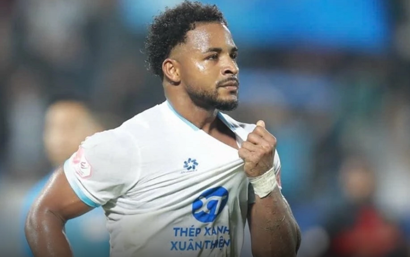 Malaysia tố ĐT Việt Nam ‘dùng chiêu trò’, Nguyễn Xuân Son bất ngờ bị nhắc tên